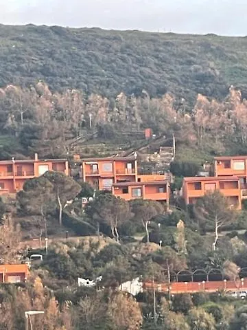 הוילה Magomadas Domo A Mare וילה